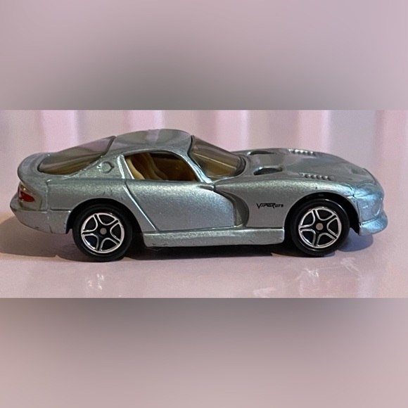 Vintage Matchbox Gray 1995 Dodge Viper GTS 1:64 - Picture 2 of 9